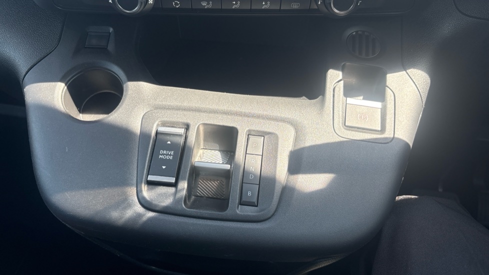 Vauxhall Combo-e Life 100Kw Se 50Kwh Black #13