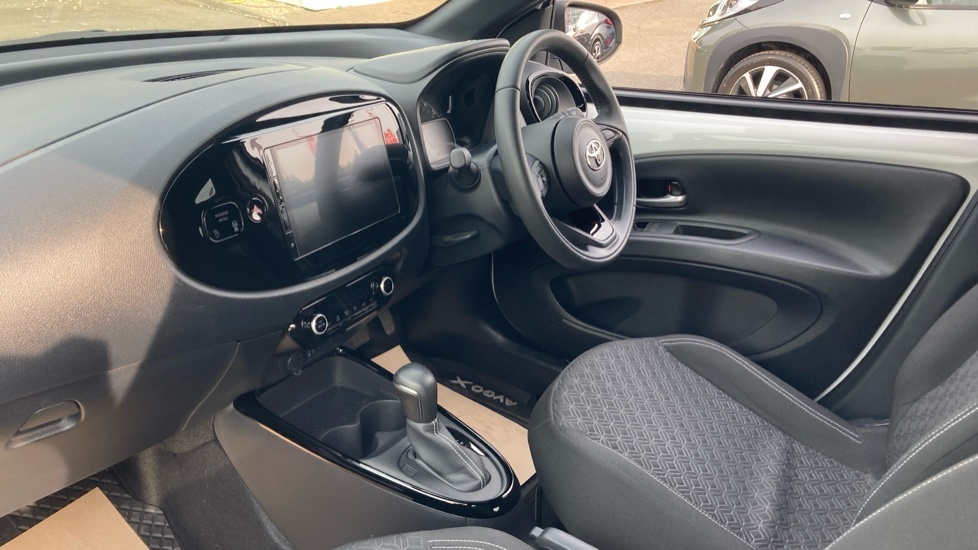 Toyota Aygo X Edge White #5