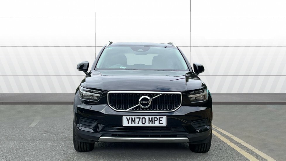 Volvo XC40 Momentum Black #3