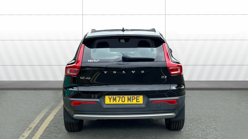 Volvo XC40 Momentum Black #6