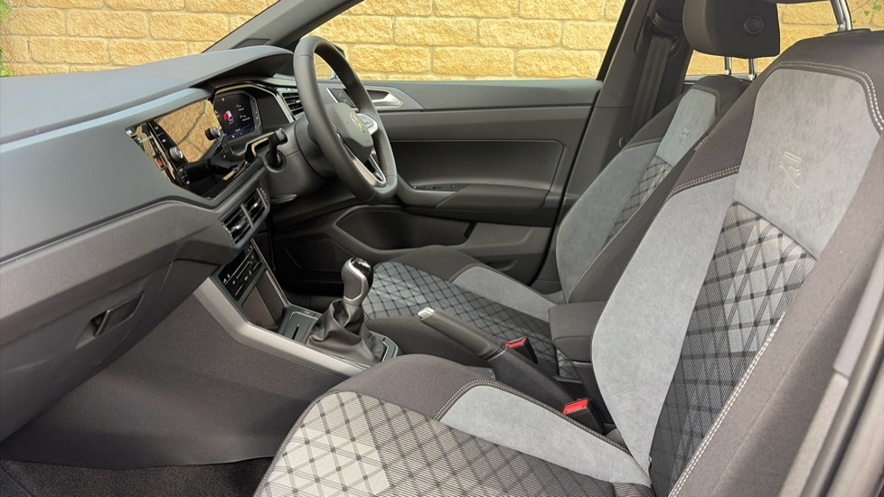 Volkswagen Polo R-line YE26EGV Black #2