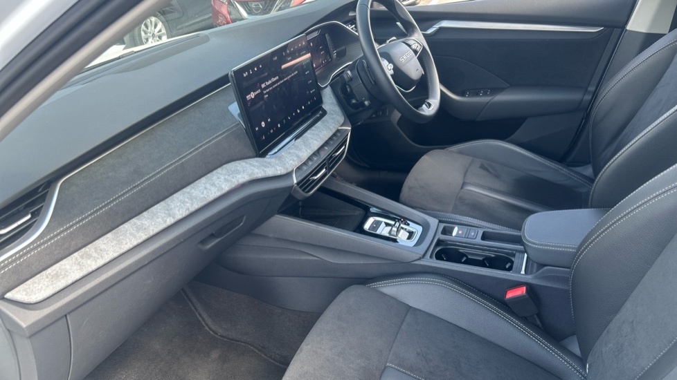 Skoda Octavia Se L EK25FZX White #2