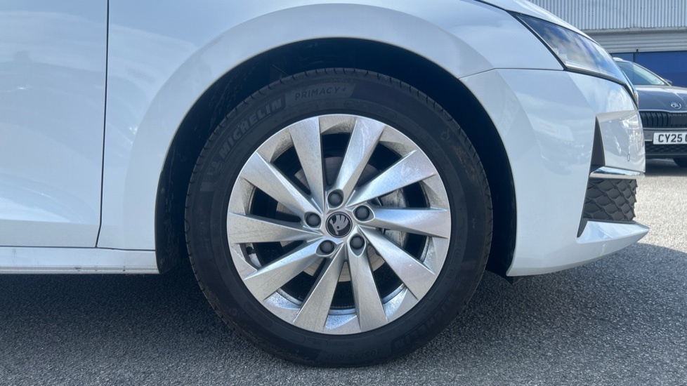 Skoda Octavia Se L EK25FZX White #5