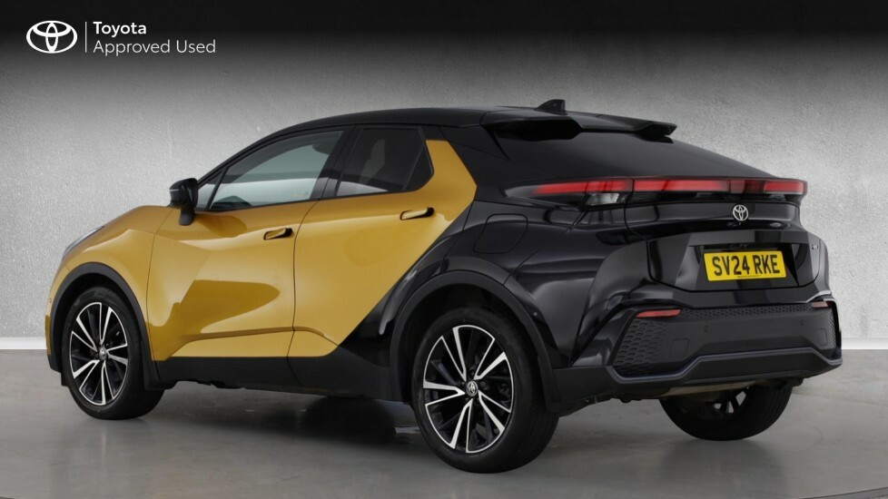 Toyota C-Hr Premiere Edition SV24RKE Gold #4