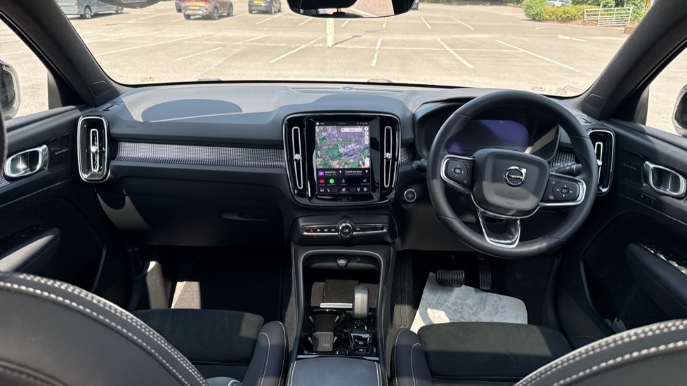 Volvo XC40 Ultimate White #5