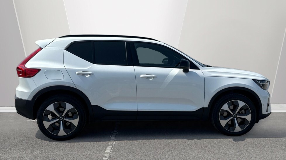Volvo XC40 Ultimate White #3