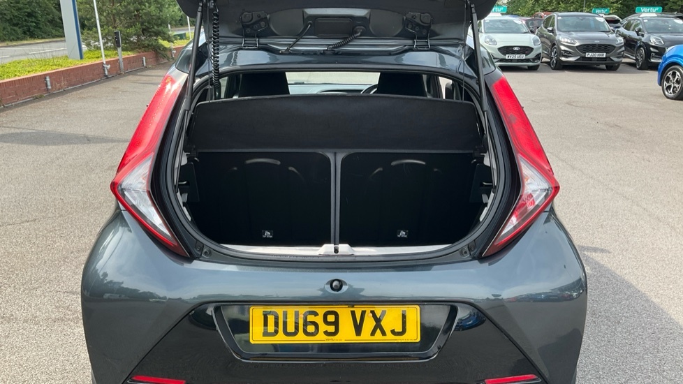 Toyota Aygo X X-trend Grey #4