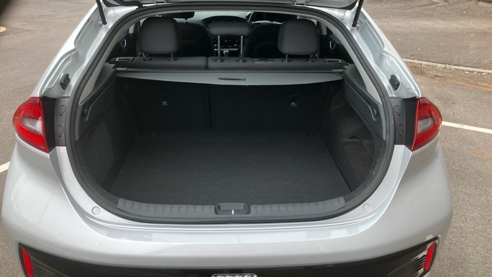 Hyundai Ioniq Premium Silver #4