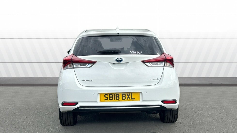Toyota Auris Excel White #6