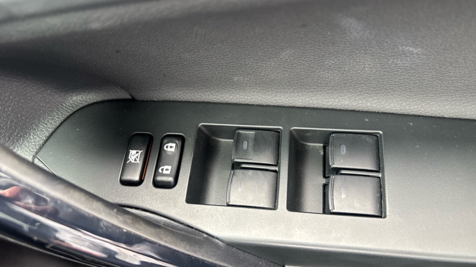 Toyota Auris 1.8 Vvt-h Design Cvt Euro 6 Ss Black #25
