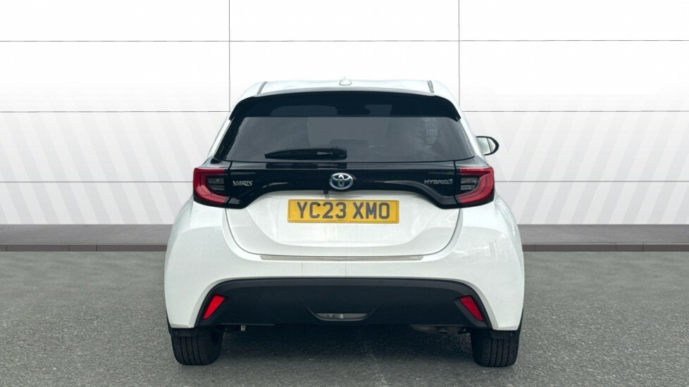 Toyota Yaris Design YC23XMO White #6