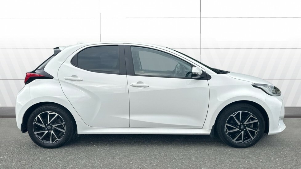 Toyota Yaris Design YC23XMO White #5