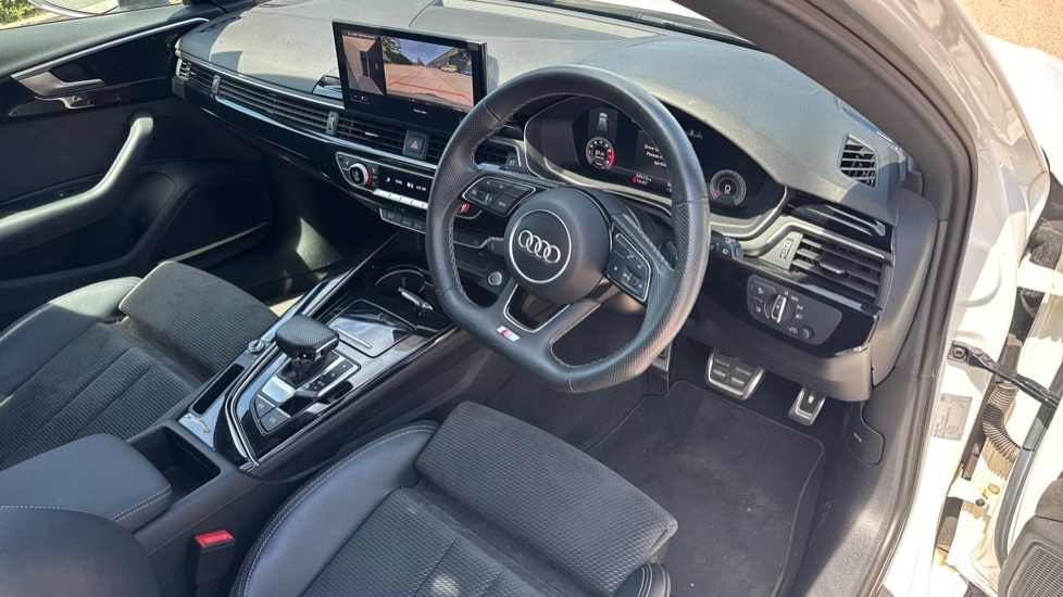 Audi A4 Black Edition HN71EUU White #6