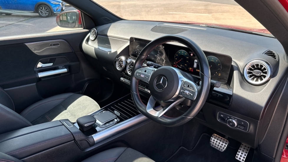 Mercedes-Benz GLA Class Amg Line KR22SRX Red #6