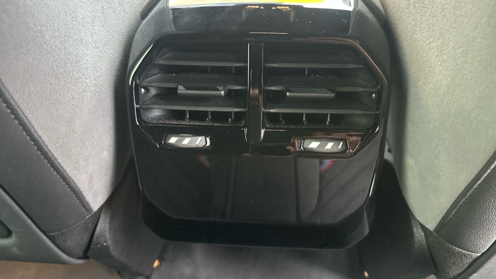 BMW iX 60 111.5Kwh M Sport Xdrive 11Kw Charger #31