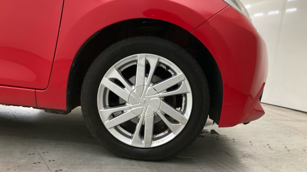 Toyota Aygo X X-pression Red #5