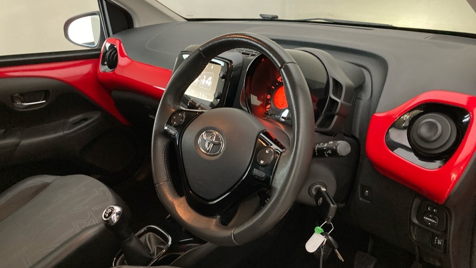 Toyota Aygo X X-pression Red #6
