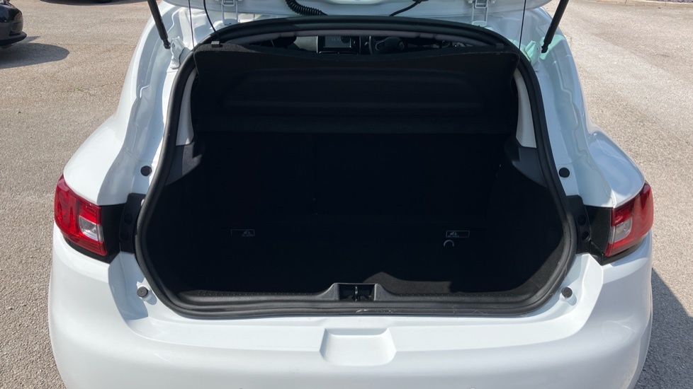Renault Clio Iconic White #4
