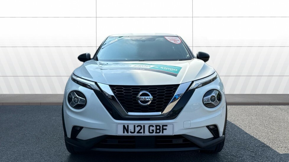 Nissan Juke Tekna White #3
