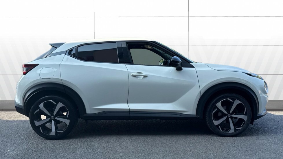 Nissan Juke Tekna White #5