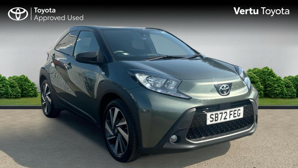 Toyota Aygo X Edge Green