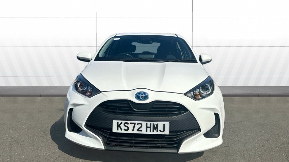 Toyota Yaris Icon KS72HMJ White #3