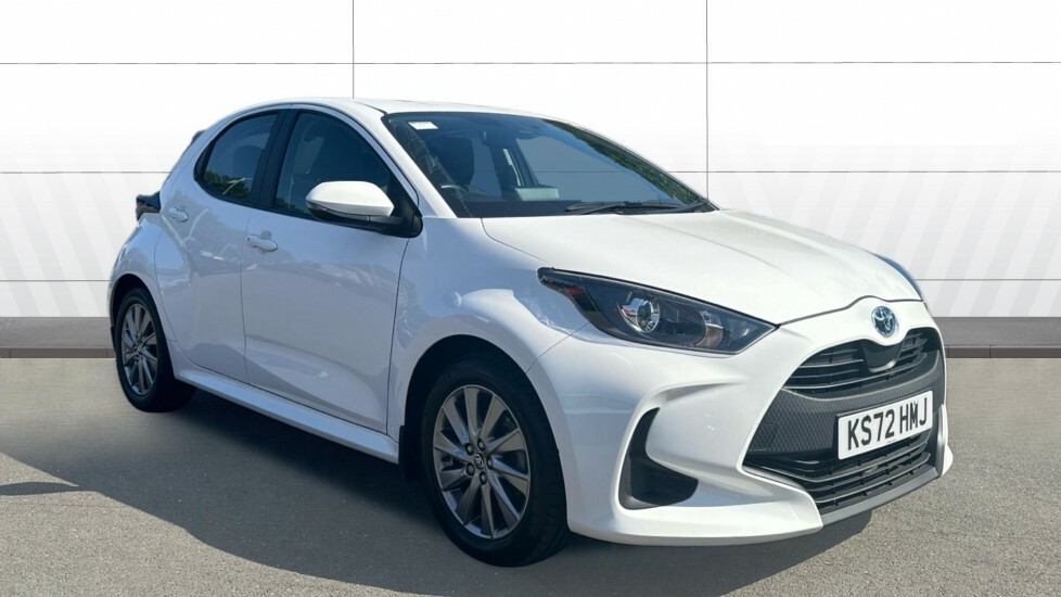 Toyota Yaris Icon White