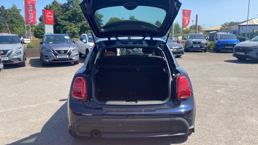 Mini Hatch Cooper Exclusive LV23EJJ Black #4