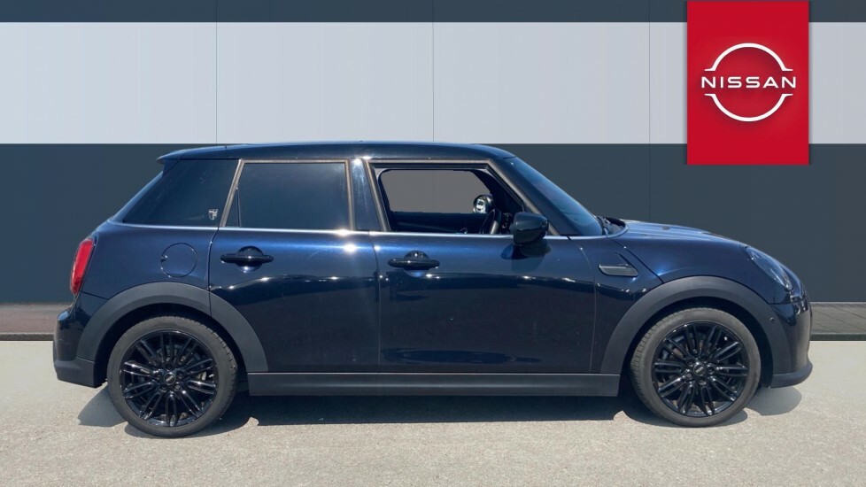 Mini Hatch Cooper Exclusive LV23EJJ Black #5