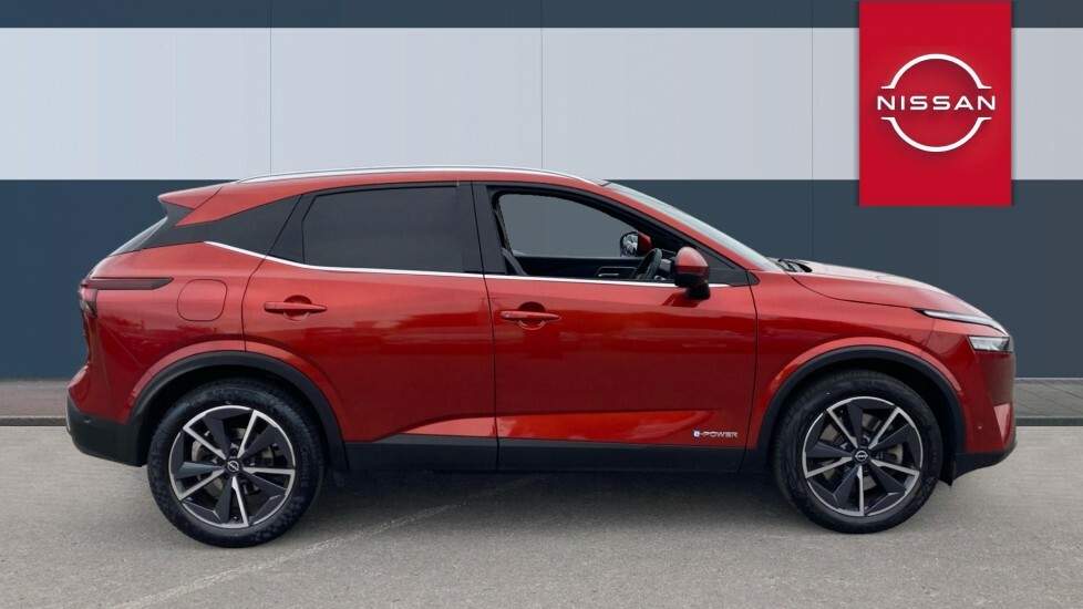 Nissan Qashqai Tekna RO23OJG Red #5