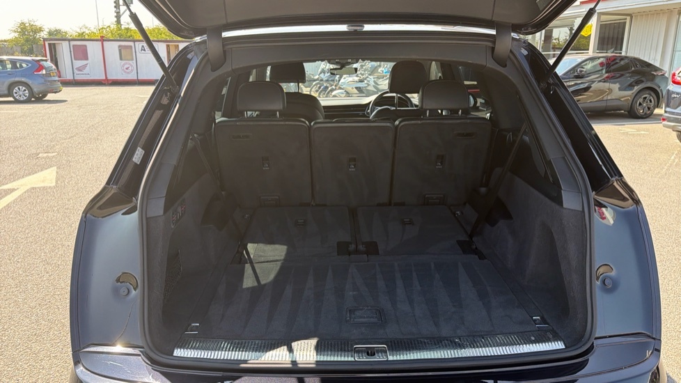 Audi Q7 Black Edition LL20PKJ Black #4
