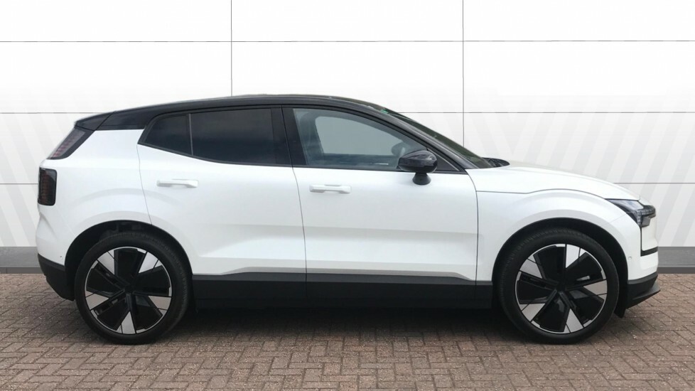 Volvo EX30 Ultra White #5