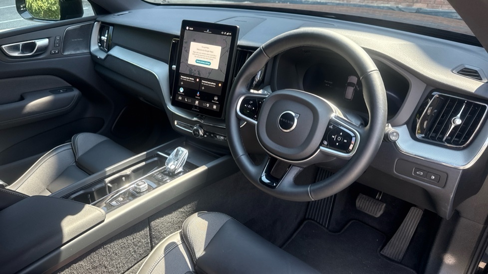 Volvo XC60 Plus Black Edition YG75VZZ Black #4