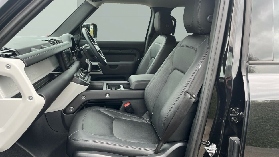 Land Rover Defender 110 Xs Edition Black #3