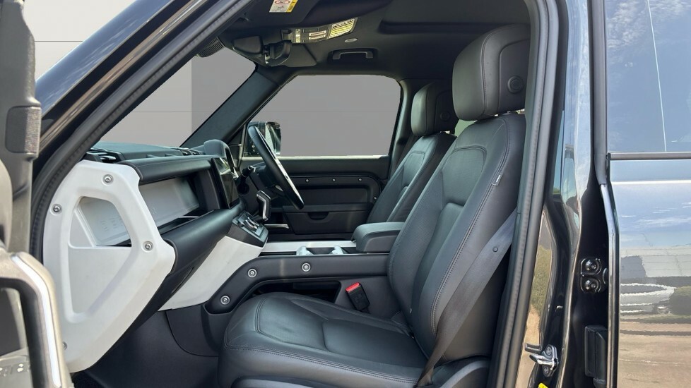 Land Rover Defender 130 X-dynamic Hse Grey #3
