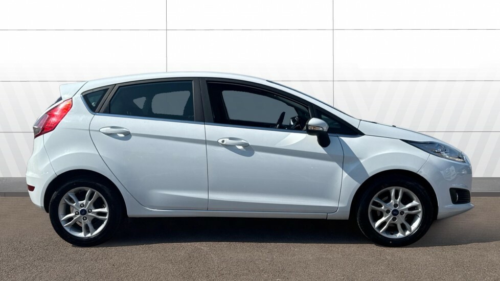 Ford Fiesta Zetec White #5
