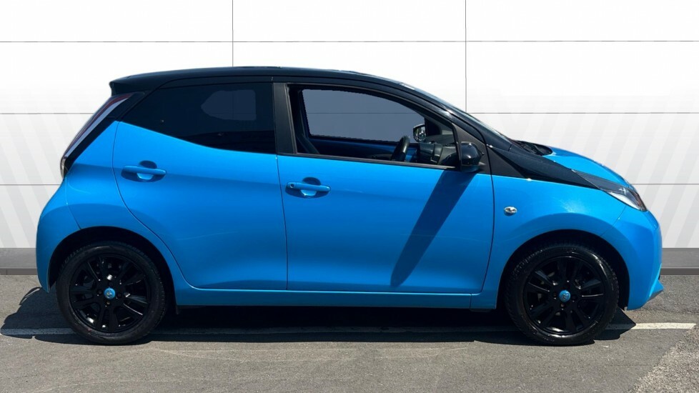 Toyota Aygo X X-cite 2 Blue #5