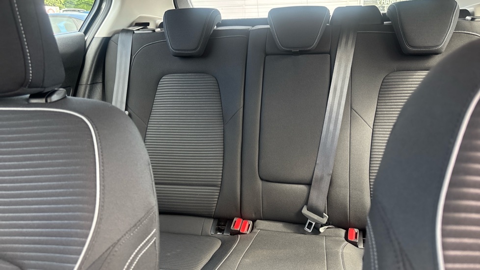 Ford Focus 1.5T Ecoboost St-line Estate Eur Red #15