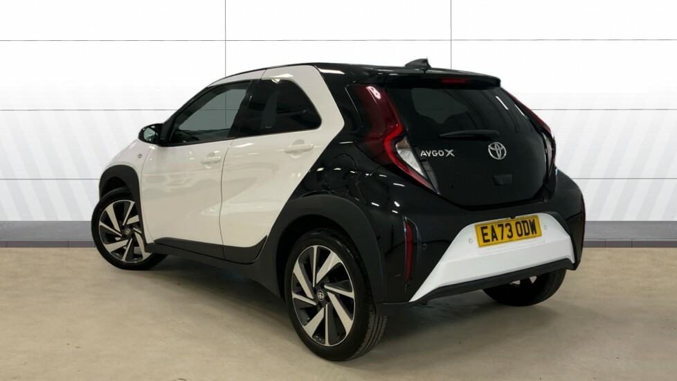 Toyota Aygo X Edge White #2