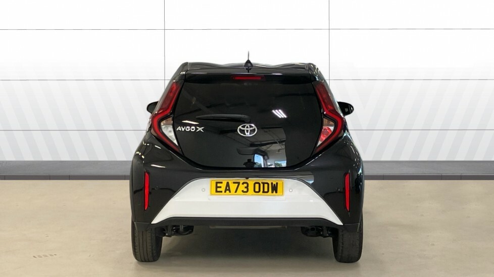 Toyota Aygo X Edge White #6