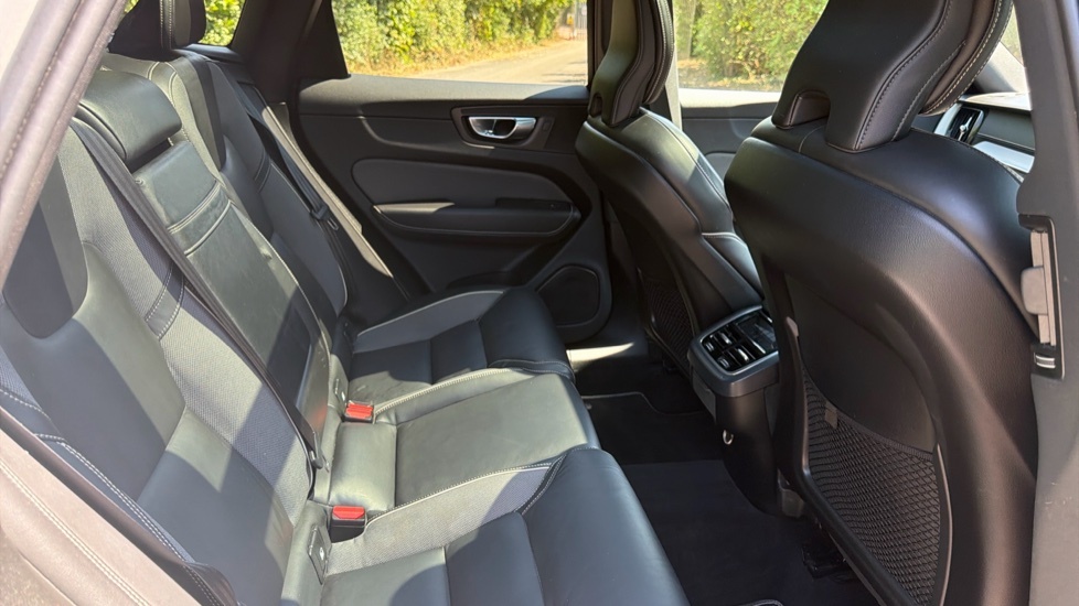 Volvo XC60 R Design Pro KV20RXG Silver #6
