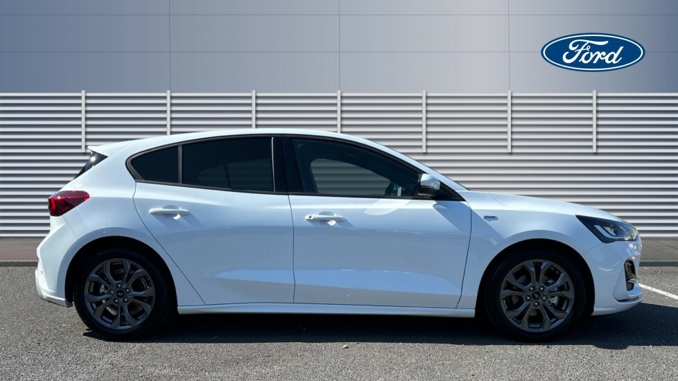 Ford Focus St-line White #5