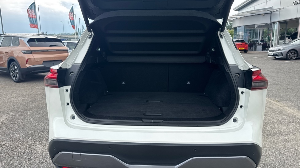 Nissan Qashqai Tekna FL23YOR White #4