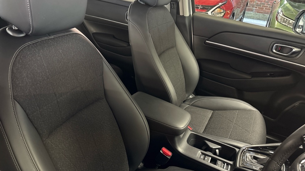 Honda Hr-V Honda Hr-v 1.5 H I-mmd Advance Suv Hybr White #66