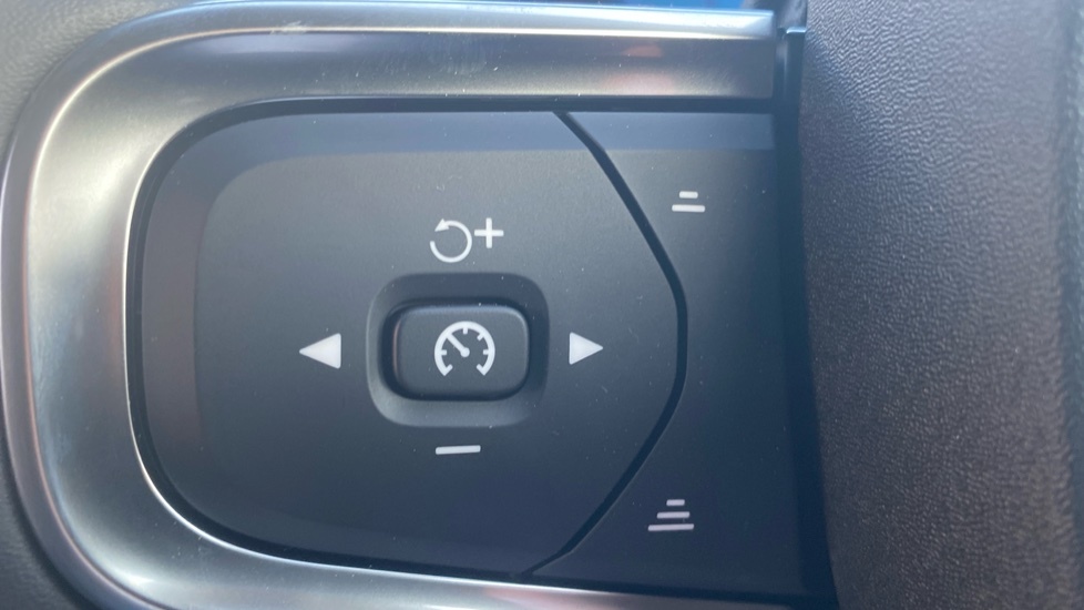 Volvo XC40 Ultra B4 Mild Hybrid Dark Delivery Mileage  #21