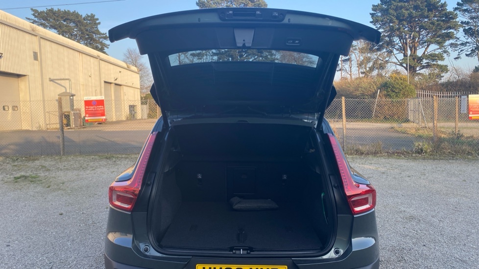 Volvo XC40 Ultra B4 Mild Hybrid Dark Delivery Mileage  #13