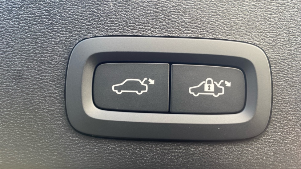 Volvo XC40 Ultra B4 Mild Hybrid Dark Delivery Mileage  #35