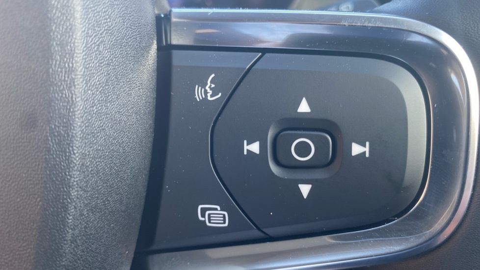 Volvo XC40 Ultra B4 Mild Hybrid Dark Delivery Mileage  #22
