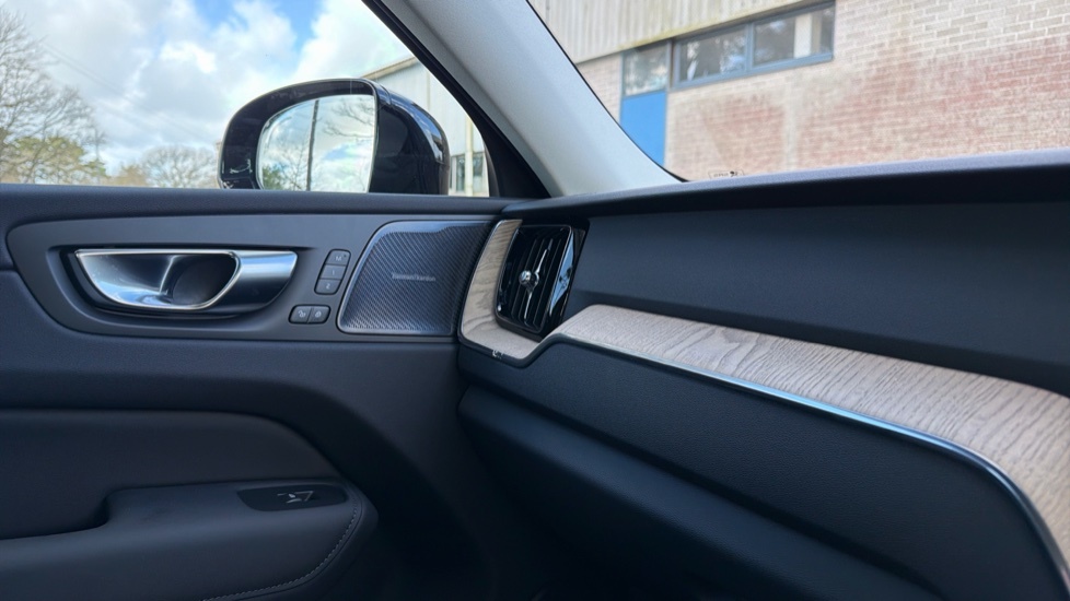 Volvo XC60 Volvo Xc60 Estate 2.0 T8 455 Phev Ultra Dark #24