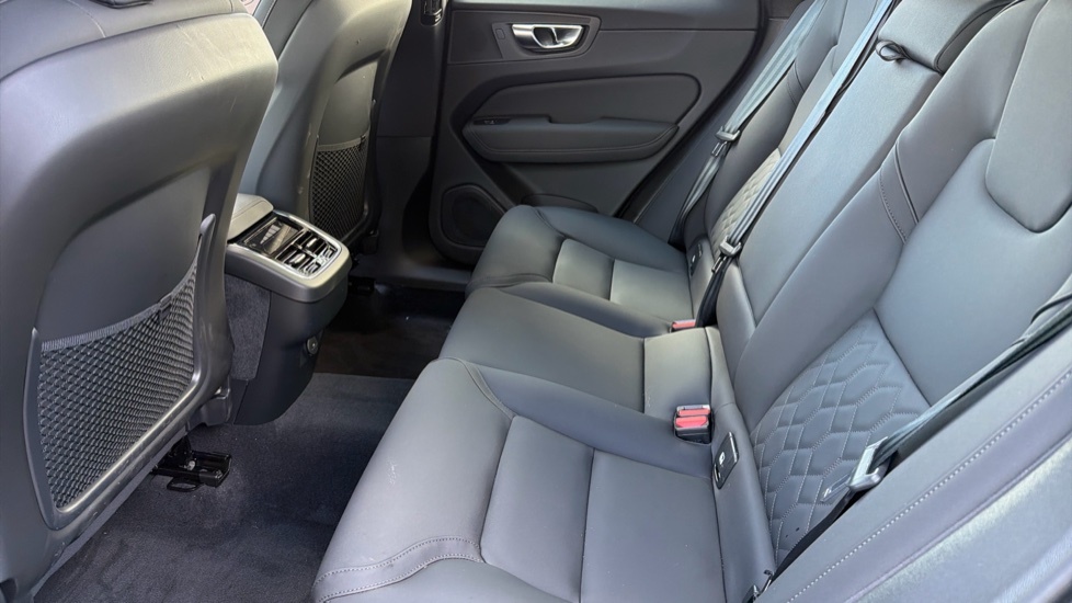 Volvo XC60 Volvo Xc60 Estate 2.0 T8 455 Phev Ultra Dark #32